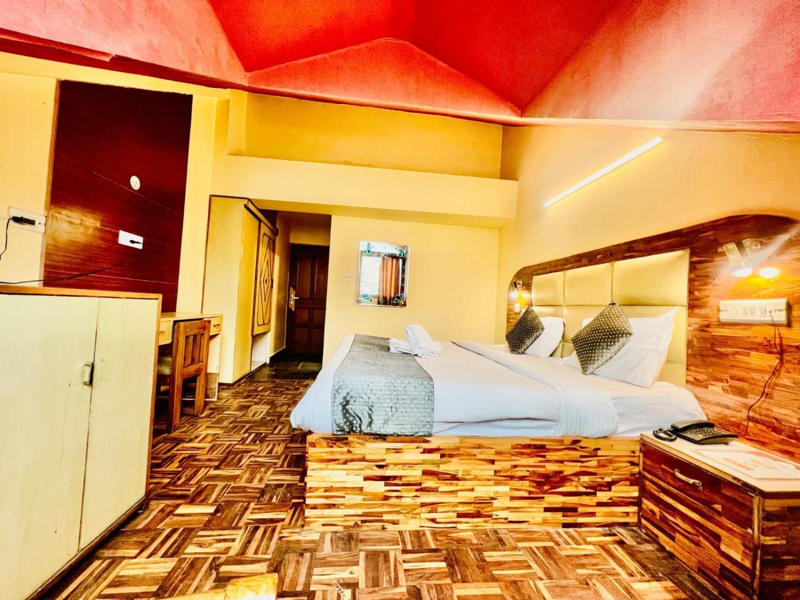 Hotel Kalinga Grand - Luxury Comfort !! Travellers Delight !! Budget Friendly !! Prime Location !! Guest Favourite Manāli Exterior foto